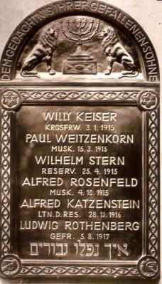 Die Gedenktafel fr die jdischen Gefallenen des 1. Weltkrieges in der Hamelner Synagoge